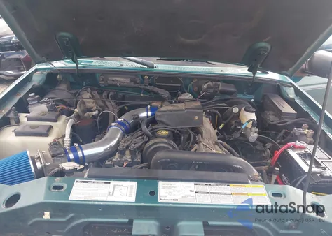 1998 Ford Ranger Splash/Xl/Xlt from USA, damaged, VIN 1FTYR10C7WPB16885